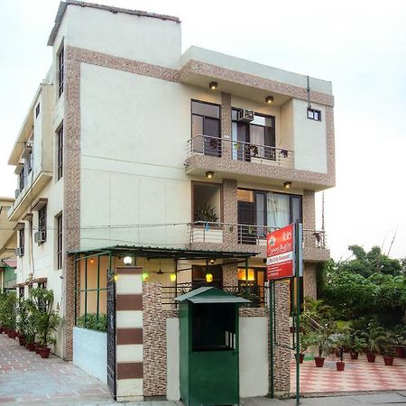 Oyo 10425 Queens Pearl Inn Dehradun Eksteriør bilde