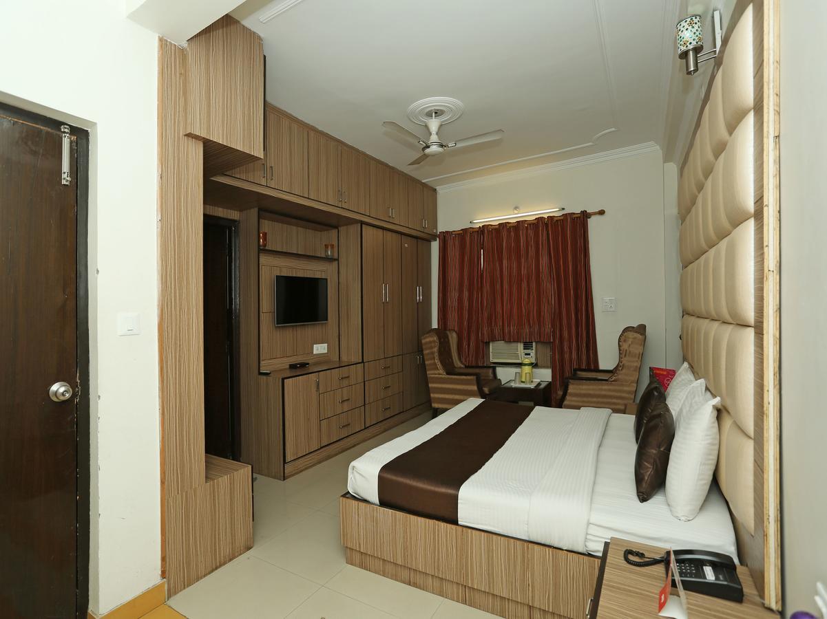 Oyo 10425 Queens Pearl Inn Dehradun Eksteriør bilde